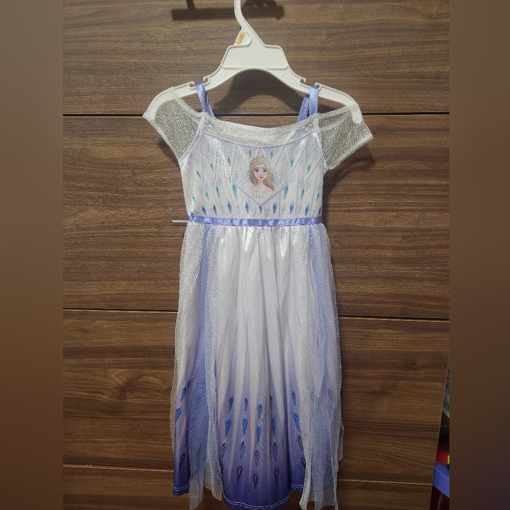 Frozen 2 Elsa night gown